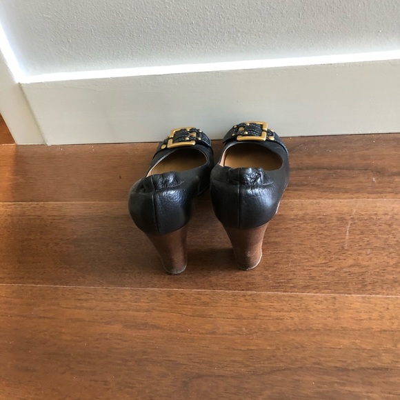 Chloe Pumps with Gold Buckle - 37.5 - Picture 4 of 5